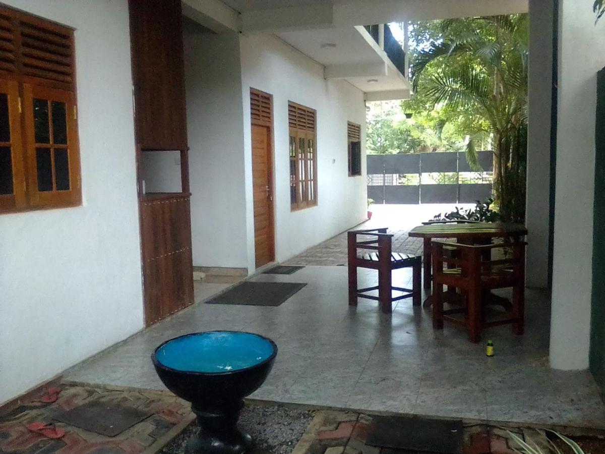 Black Panther Yala Tissamaharama Bagian luar foto